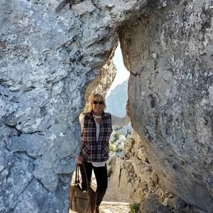 Meet your Posher, Connie